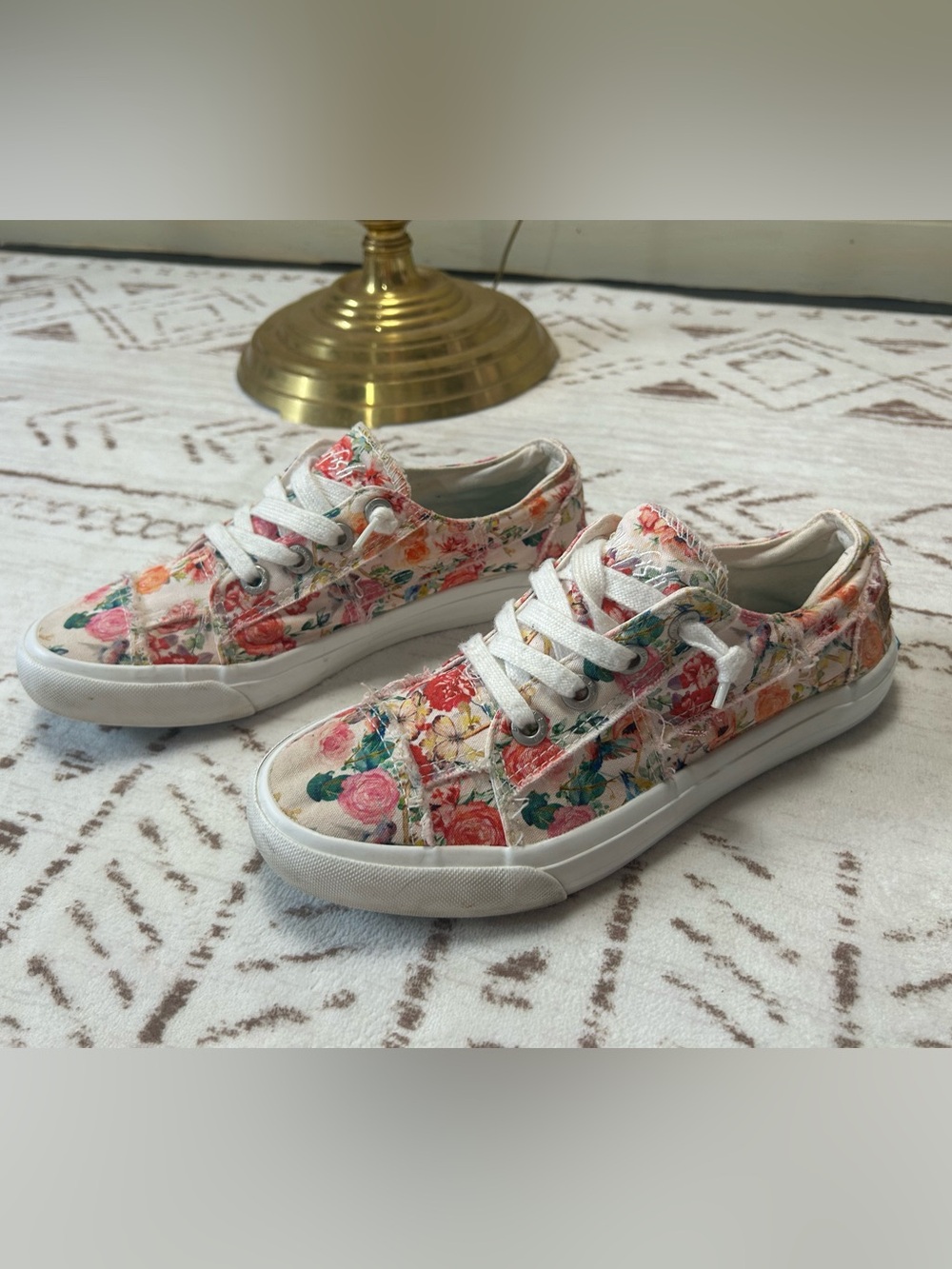 Blowfish Malibu Floral Canvas Sneakers Womens Size 8 Casual Shoes Cottagecore - Picture 2 of 12